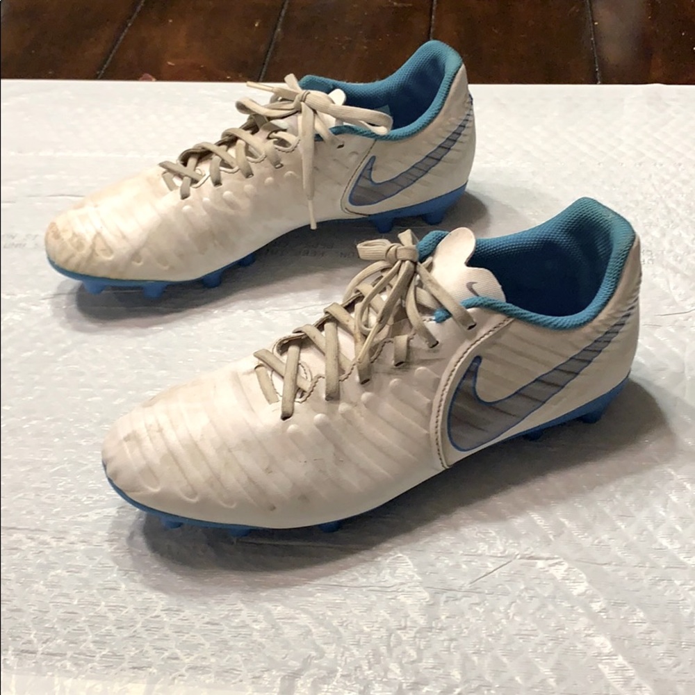 Nike Tiempo Women’s Soccer Shoes Size 8.5